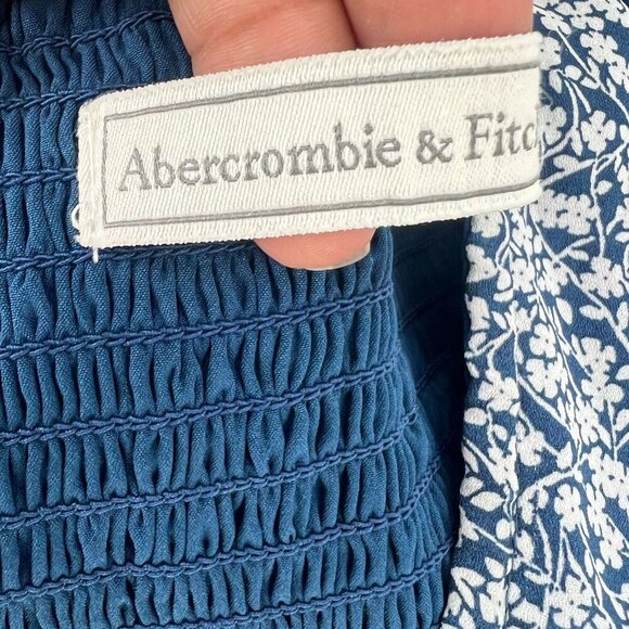 Abercrombie & Fitch Cottagecore M Blue White Floral Mini Dress Sweetheart V-Neck - Picture 3 of 10